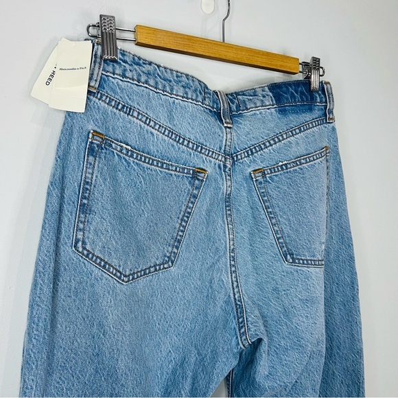 NWT Abercrombie X Jen Reed High Rise loose jeans Blue Denim Jeans size 28/6 - Picture 7 of 7